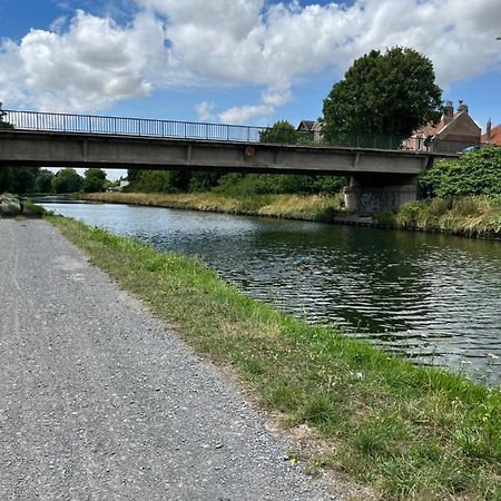 Superbe Appartement Au Bord Du Canal De St Quentin Saint-Quentin  Dış mekan fotoğraf